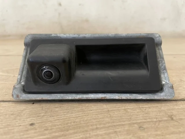 Камера заднего вида для Volkswagen Touareg II (7P5) 2010-2014 на фотографиях