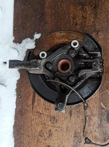 Кулак поворотный левый для Opel Zafira B 2005-2015 на фотографиях