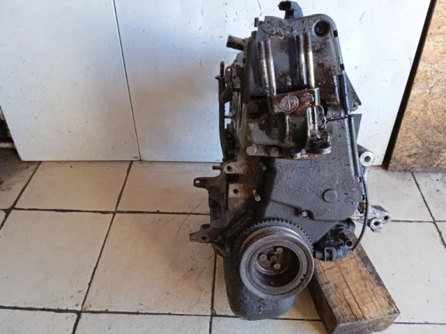 Двигатель без навесного для Fiat Doblo 223 Cargo 2001-2016 на фотографиях