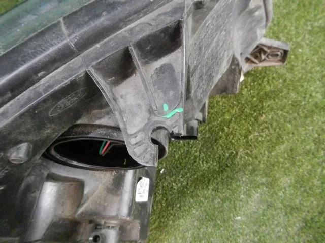 Фара левая для Ford Explorer U502 rest 2014-2019 на фотографиях