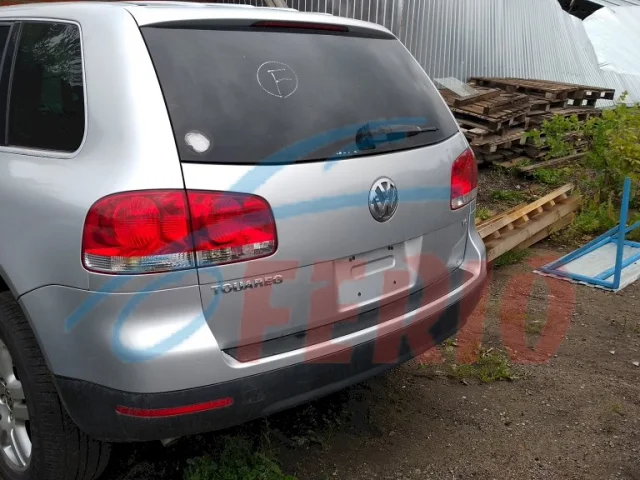 Фонарь внешний левый для Volkswagen Touareg I (7L) 2002-2010 на фотографиях