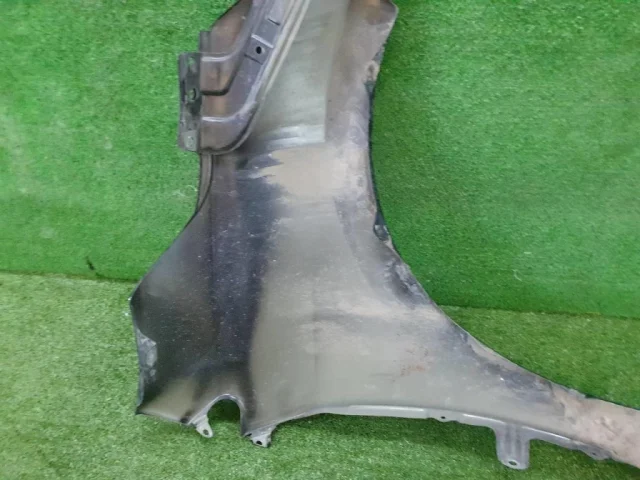 Крылья для Toyota Corolla E180 rest (RU) 2016-2019 на фотографиях