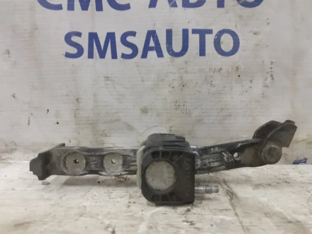 Ограничитель двери передней левой для Volvo XC70 BZ 2007-2016 на фотографиях