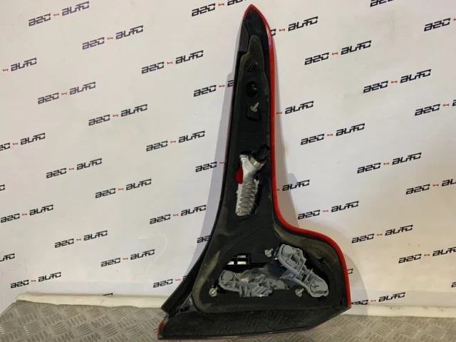 Фонарь левый для Volvo C30 MK 2006-2013 на фотографиях