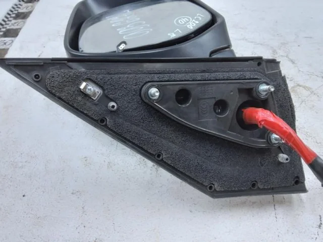 Зеркало боковое правое для Toyota Land Cruiser 200 2007-2015 на фотографиях