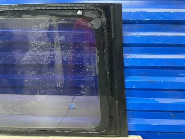 Стекла и зеркала для Kia Carnival 1 UP/GQ 1998-2006 на фотографиях