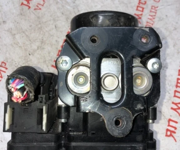 Блок ABS для Honda Accord 7 2002-2008 на фотографиях