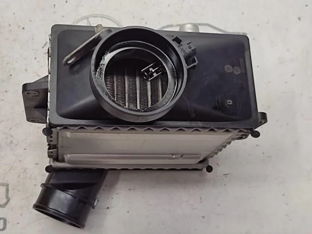 Интеркулер для Mercedes-Benz C class W205 2014-2020 на фотографиях