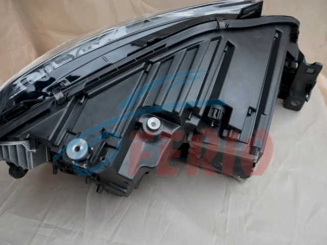 Фара правая для Mercedes-Benz GLE class W166 2015-2018 на фотографиях