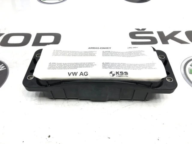 Подушка безопасности пассажира для Skoda Rapid I NH3 2012-2017 на фотографиях