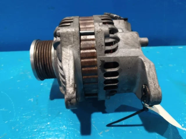 Генератор для Nissan Navara D40 2004-2010 на фотографиях