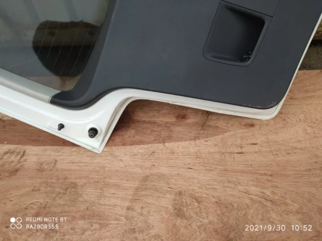 Дверь багажника для Volkswagen Touran 1T 2003-2015 на фотографиях