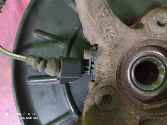 Кулак поворотный правый для Volkswagen Jetta 6 2010-2019 на фотографиях