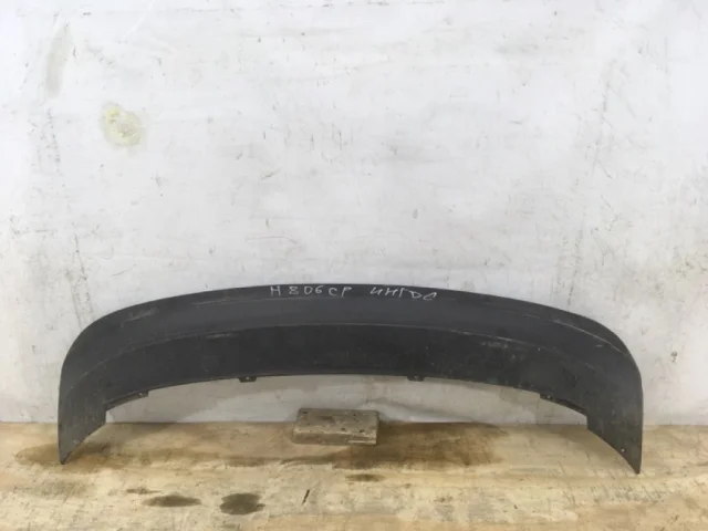 Накладка переднего бампера для Skoda Rapid I rest NH3 2017-2020 на фотографиях