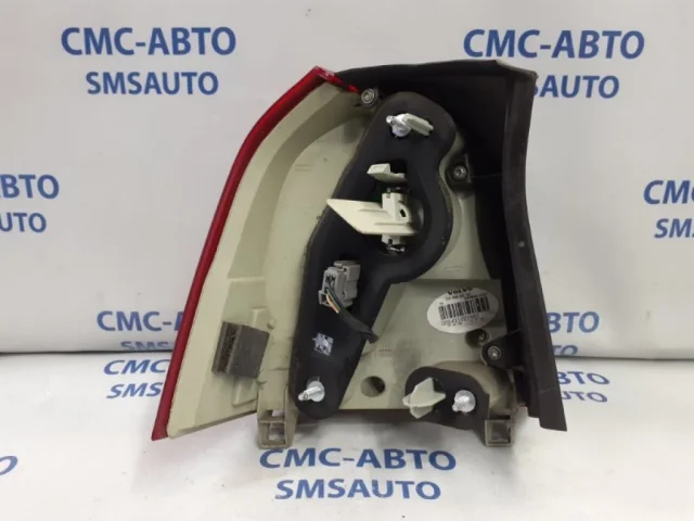 Фонарь внешний правый для Volvo XC70 BZ 2007-2016 на фотографиях