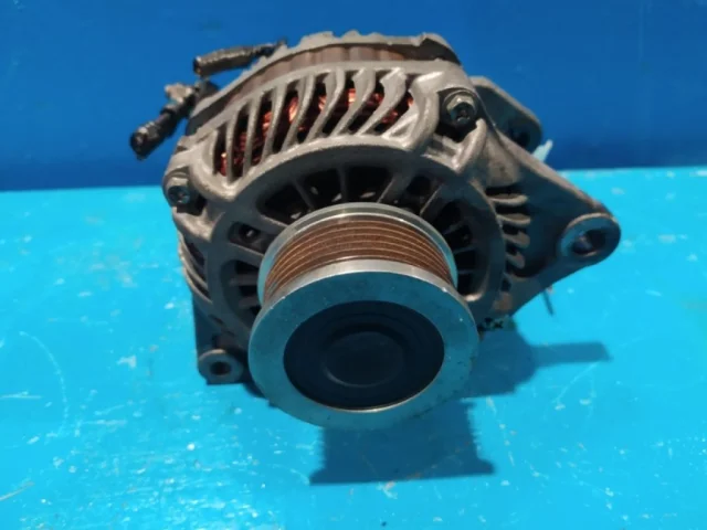 Генератор для Nissan Navara D40 2004-2010 на фотографиях