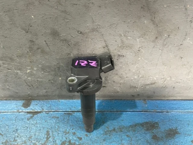 Катушка зажигания для Toyota Corolla E120/E130 Хэтчбек 2001-2007 на фотографиях