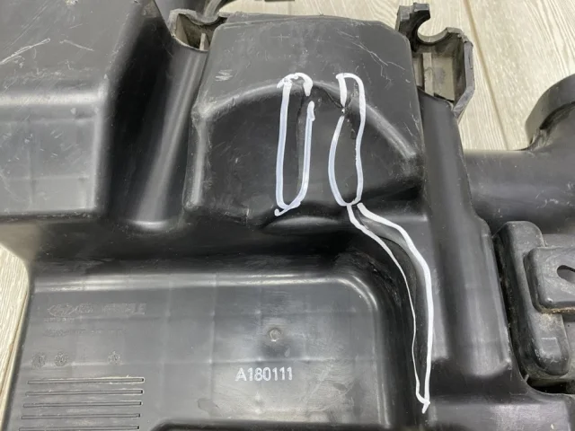 Резонатор воздуховода для Hyundai Solaris 1 рестайлинг 2014-2017 на фотографиях