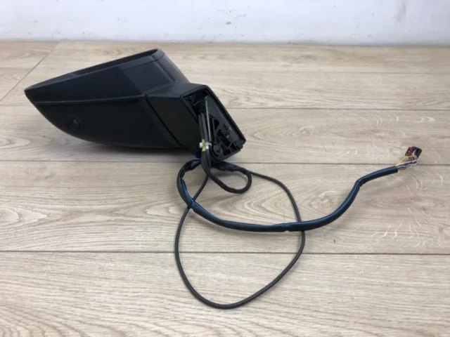 Стекла и зеркала для Audi Q7 4M 2015+ на фотографиях