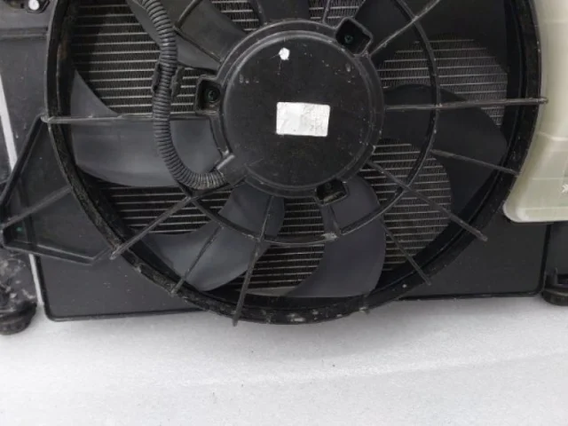 Кассета радиаторов для Hyundai Solaris 1 RB (2011-2013) на фотографиях