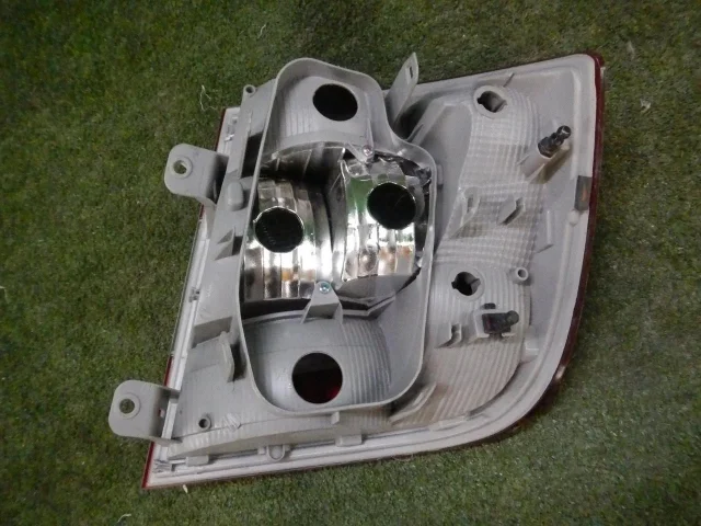 Фонарь левый для Skoda Rapid I NH3 2012-2017 на фотографиях