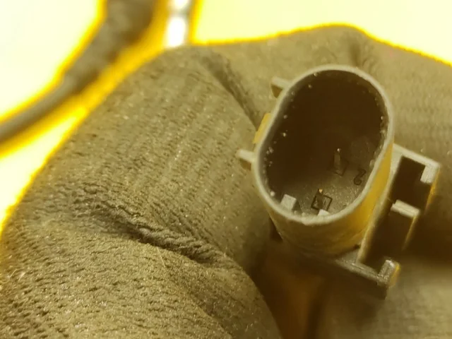 Датчик ABS передний правый для Mercedes-Benz E class W211 2002-2009 на фотографиях