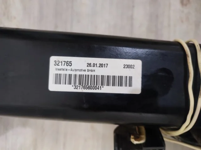 Фаркоп для Volkswagen Touareg II (7P5) Rest 2014-2018 на фотографиях