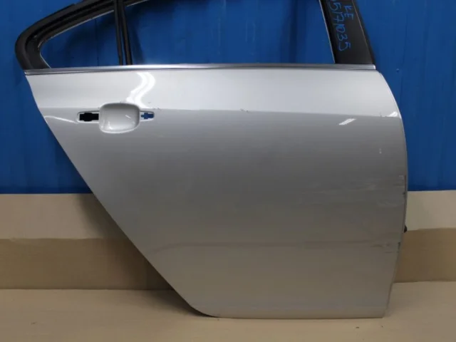 Двери для Opel Insignia Хэтчбек A 2008-2017 на фотографиях