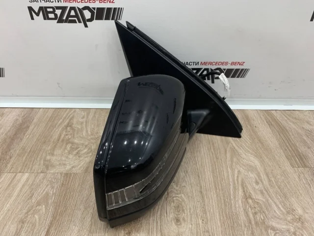 Стекла и зеркала для Mercedes-Benz GL class X166 2012-2016 на фотографиях