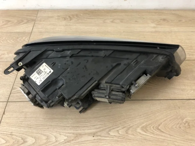 Фара ксенон левая для Volkswagen Touareg II (7P5) Rest 2014-2018 на фотографиях