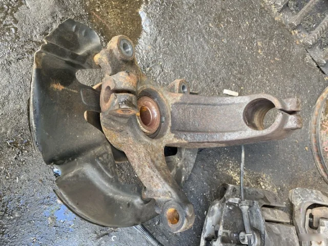 Ступичный подшипник передний для Volvo XC70 BZ 2007-2016 на фотографиях