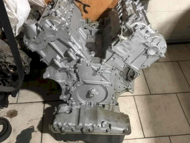 Двигатель без навесного для Mercedes-Benz GL class X164 2006-2012 на фотографиях