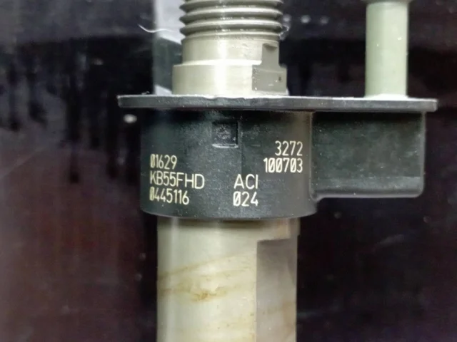 Форсунка топливная для BMW 3er Е90 2005-2011 на фотографиях