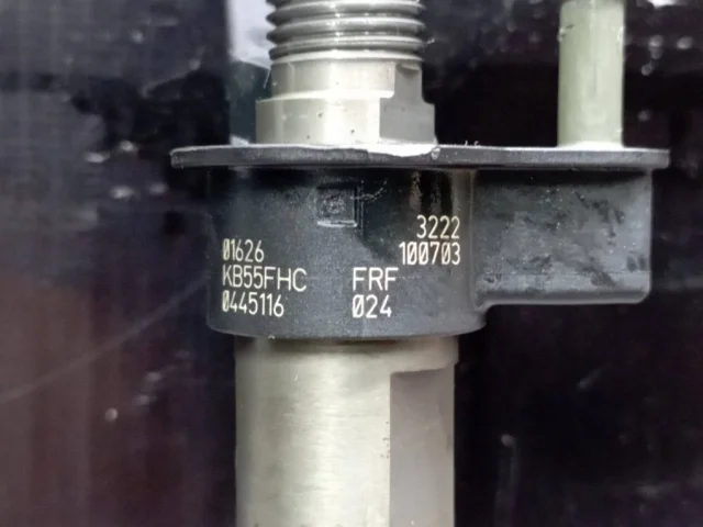 Форсунка топливная для BMW 3er Е90 2005-2011 на фотографиях