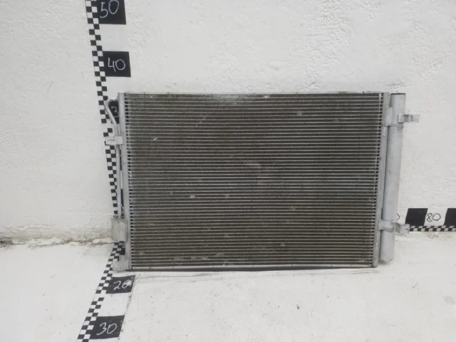 Кассета радиаторов для Hyundai Solaris 2 (2017-2022) на фотографиях