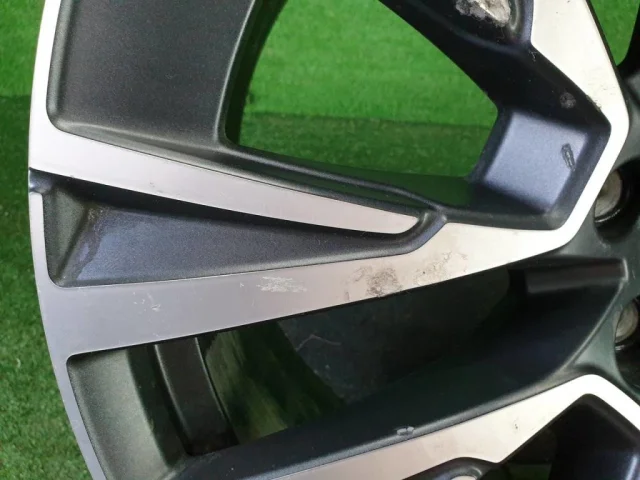 Диск колесный литой для Volvo XC90 II L rest 2019+ на фотографиях