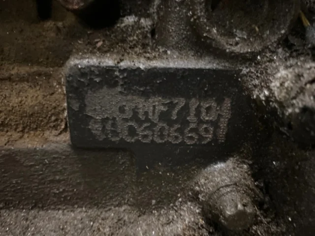 Двигатель без навесного для Renault Logan 2005-2015 (LS) на фотографиях