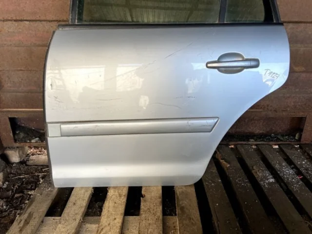 Дверь задняя левая для Volkswagen Touran 1T 2003-2015 на фотографиях