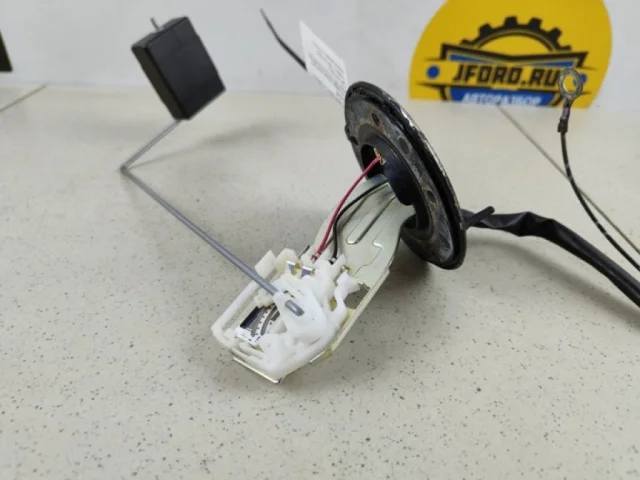 Датчик уровня топлива для Suzuki Grand Vitara 2005-2014 на фотографиях