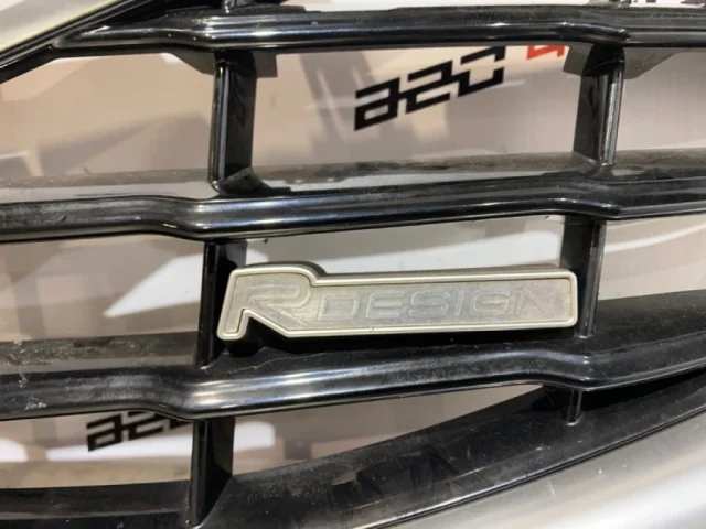 Решетка радиатора для Volvo S60 FS II rest 2013-2018 на фотографиях