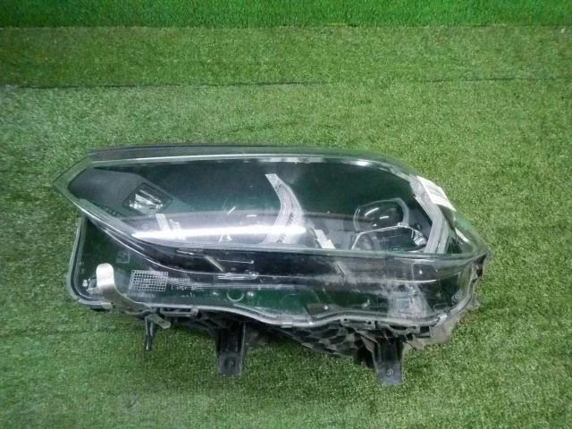 Фара левая для BMW X3 G01 2017-2023 на фотографиях