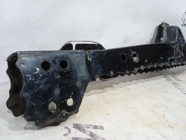 Подрамник двигателя для Toyota Corolla E140/E150 Седан 2006-2013 на фотографиях