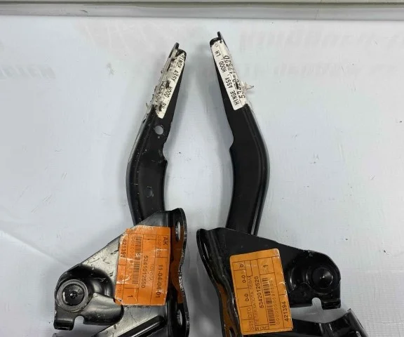 Петля капота левая для Toyota Corolla E140/E150 Седан 2006-2013 на фотографиях