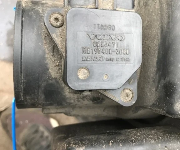 Датчик массового расхода воздуха для Volvo C30 MK 2006-2013 на фотографиях