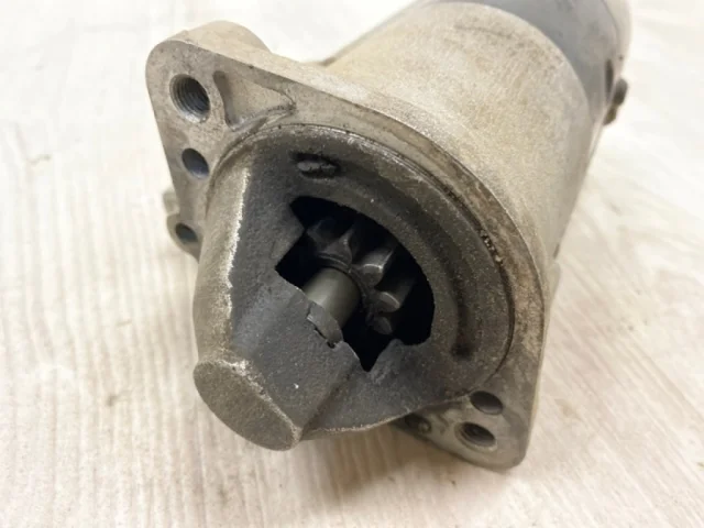 Стартер для Mitsubishi Pajero Sport K90 1997-2009 на фотографиях