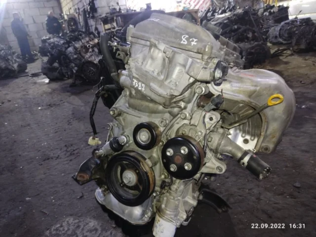 Двигатель без навесного для Toyota RAV4 XA20 3 door 2000-2005 на фотографиях