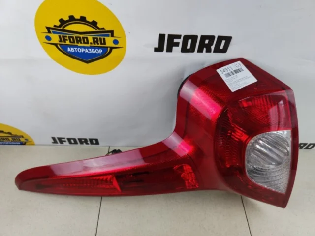 Фонарь правый для Volvo C30 MK 2006-2013 на фотографиях