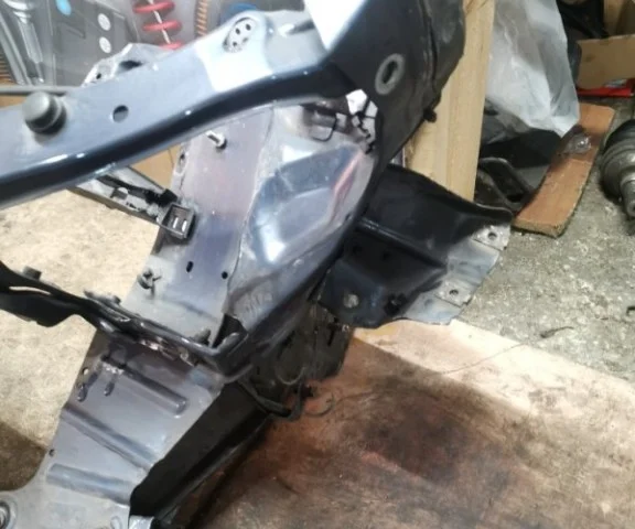 Панель радиатора (телевизор) для Opel Astra H Caravan 2004-2014 на фотографиях