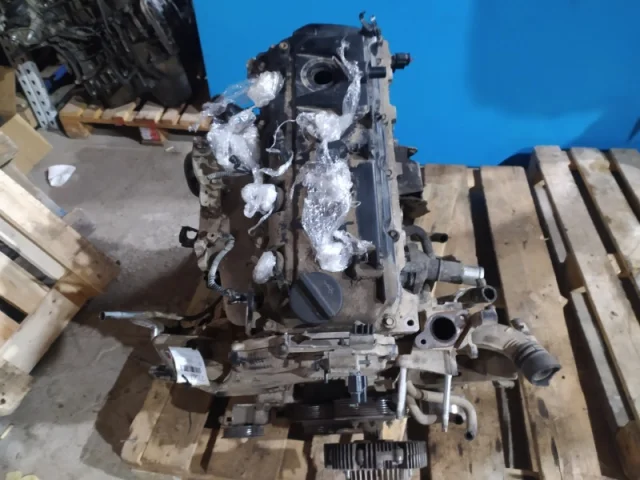 Двигатель для Nissan Navara D40 rest 2010-2015 на фотографиях