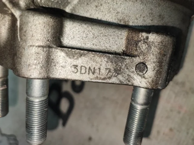 Редуктор переднего моста для Toyota RAV4 XA40 rest 2015-2019 на фотографиях